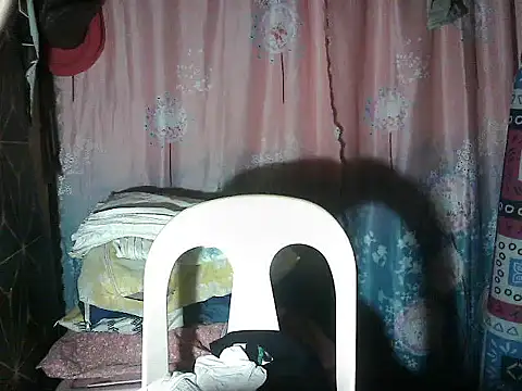 Snapshot of lady_helen00 chatting on 10.28.25 lady helen00 online show from 10.28.25