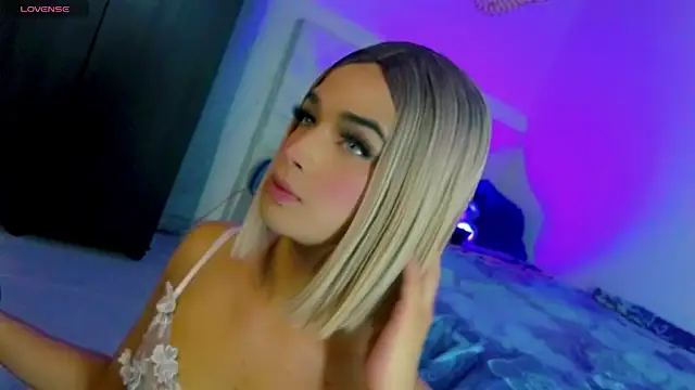 Snapshot of HANNAH_BACKERS chatting on 10.04.25 HANNAH BACKERS online show from 10.04.25