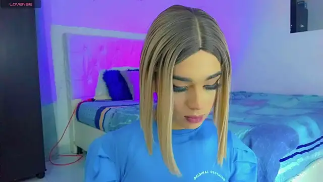 Snapshot of HANNAH_BACKERS chatting on 10.06.25 HANNAH BACKERS online show from 10.06.25