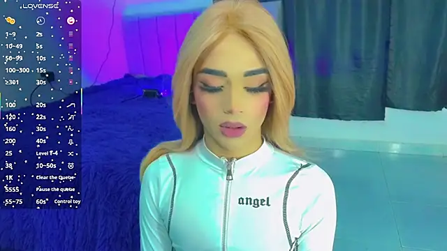 Snapshot of HANNAH_BACKERS chatting on 10.31.25 HANNAH BACKERS online show from 10.31.25