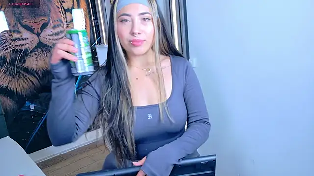  ManuVeelez online show from 01.17.26