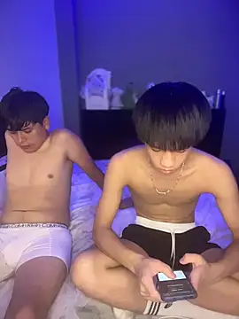 Kailertwink online show from 02.24.26