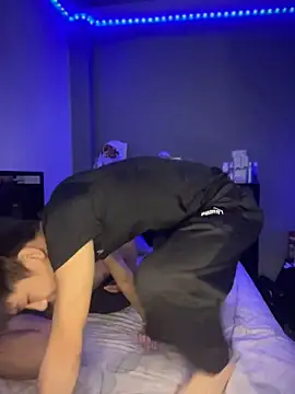 Kailertwink online show from 04.26.26