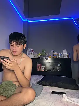 Kailertwink online show from 07.18.26