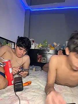 Kailertwink online show from 07.20.26