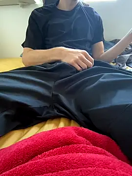 Snapshot of greggts chatting on 12.17.25 greggts online show from 12.17.25