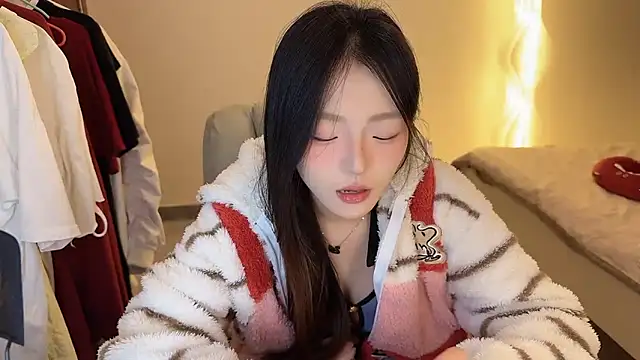 Snapshot of Robin-o3 chatting on 10.18.25 Robin-o3 online show from 10.18.25