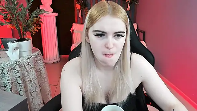 Snapshot of Stef_Nicks chatting on 02.08.26 Stef Nicks online show from 02.08.26