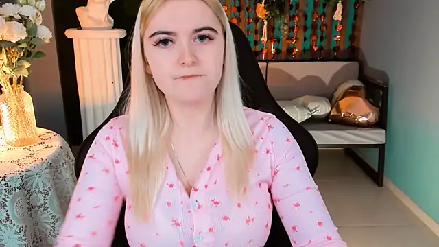 Snapshot of Stef_Nicks chatting on 02.24.26 Stef Nicks online show from 02.24.26