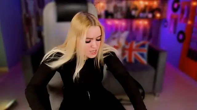 Snapshot of Stef_Nicks chatting on 03.07.26 Stef Nicks online show from 03.07.26