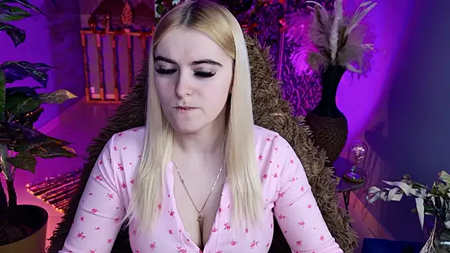 Snapshot of Stef_Nicks chatting on 03.09.26 Stef Nicks online show from 03.09.26