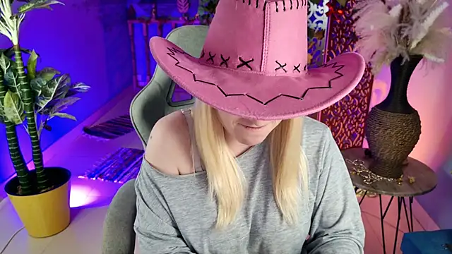 Snapshot of Stef_Nicks chatting on 03.15.26 Stef Nicks online show from 03.15.26