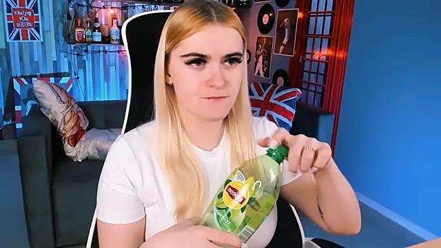 Snapshot of Stef_Nicks chatting on 03.16.26 Stef Nicks online show from 03.16.26