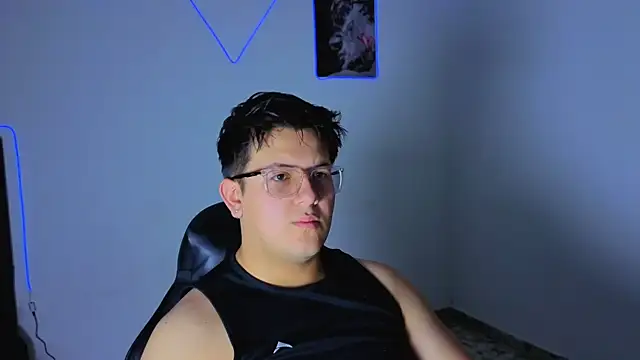 Snapshot of Ryan_Doretti chatting on 11.05.25 Ryan Doretti online show from 11.05.25