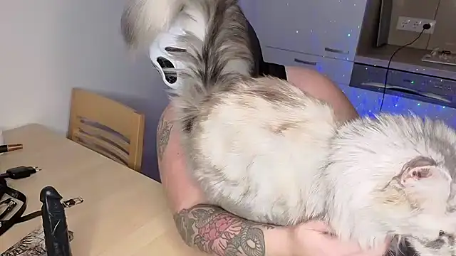 Snapshot of MaeNoir chatting on 10.31.25 MaeNoir online show from 10.31.25