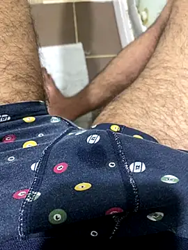 Snapshot of BatchedTracer chatting on 10.26.25 BatchedTracer online show from 10.26.25