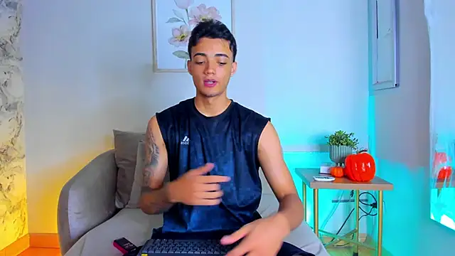 Snapshot of JamesClemont chatting on 10.18.25 JamesClemont online show from 10.18.25