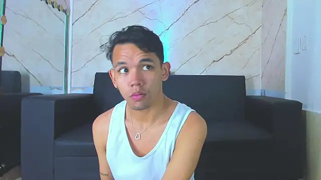 Snapshot of jeremytonner chatting on 10.07.25 jeremytonner online show from 10.07.25