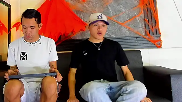 Snapshot of jeremytonner chatting on 10.28.25 jeremytonner online show from 10.28.25