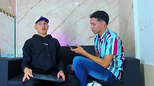 Snapshot of jeremytonner chatting on 11.04.25 jeremytonner online show from 11.04.25