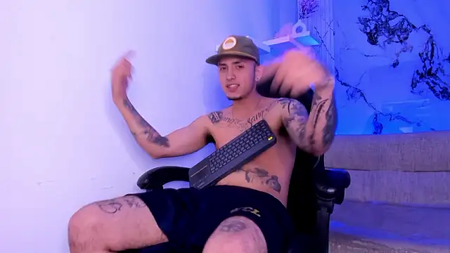 Snapshot of ReyBigx chatting on 02.17.26 ReyBigx online show from 02.17.26