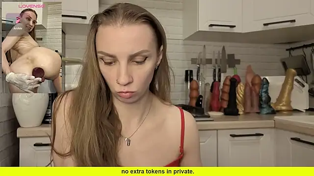 Snapshot of Edena_ chatting on 04.15.26 Edena online show from 04.15.26