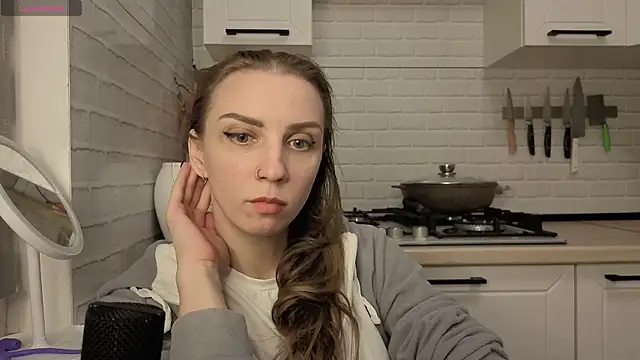 Snapshot of Edena_ chatting on 04.19.26 Edena online show from 04.19.26