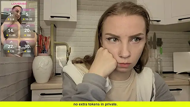 Snapshot of Edena_ chatting on 04.25.26 Edena online show from 04.25.26