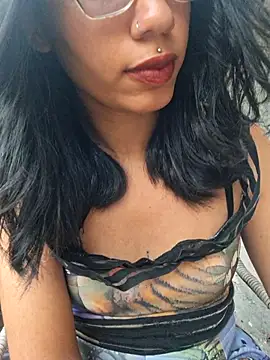 Snapshot of RavenShyfit chatting on 11.14.25 RavenShyfit online show from 11.14.25