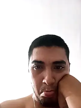 Snapshot of tiburonsinM chatting on 11.02.25 tiburonsinM online show from 11.02.25