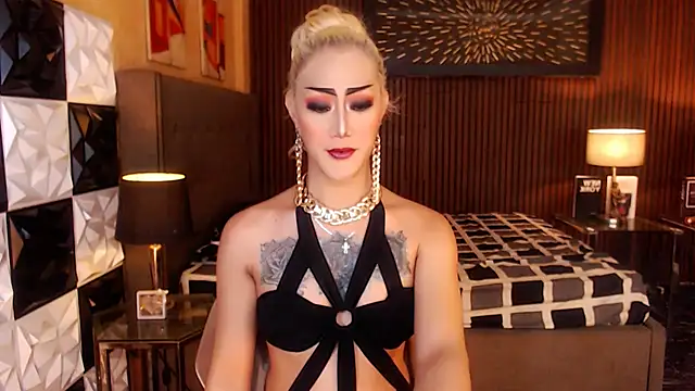 Snapshot of HorseCockDivine chatting on 02.17.26 HorseCockDivine online show from 02.17.26