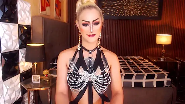 Snapshot of HorseCockDivine chatting on 02.28.26 HorseCockDivine online show from 02.28.26