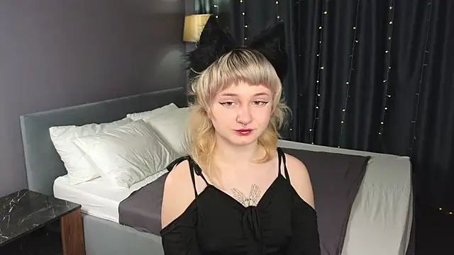 Tori Cutie online show from 11.27.25