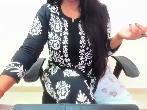 Snapshot of Hina_Chaudhary chatting on 03.12.26 Hina Chaudhary online show from 03.12.26