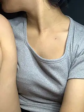 Snapshot of Nguyenha11 chatting on 09.30.25 Nguyenha11 online show from 09.30.25