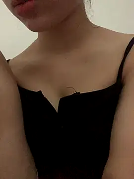 Snapshot of Nguyenha11 chatting on 10.06.25 Nguyenha11 online show from 10.06.25