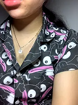 Snapshot of Nguyenha11 chatting on 11.15.25 Nguyenha11 online show from 11.15.25