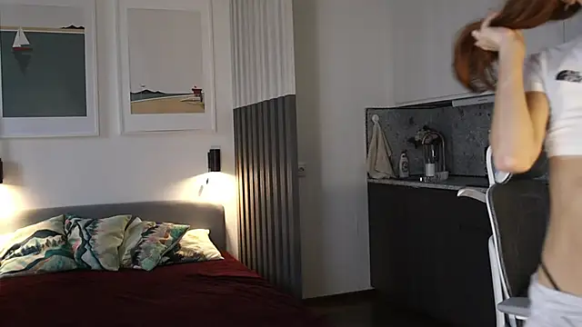 Snapshot of soguesswhat chatting on 10.15.25 soguesswhat online show from 10.15.25