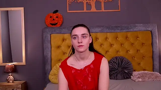 Jessica White  online show from 12.02.25