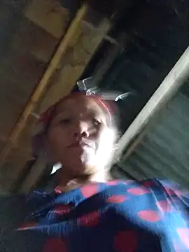 Snapshot of TinTin321 chatting on 10.31.25 TinTin321 online show from 10.31.25