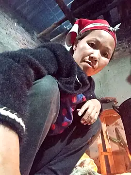 Snapshot of TinTin321 chatting on 11.02.25 TinTin321 online show from 11.02.25