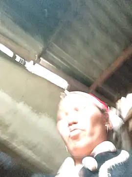 Snapshot of TinTin321 chatting on 11.08.25 TinTin321 online show from 11.08.25