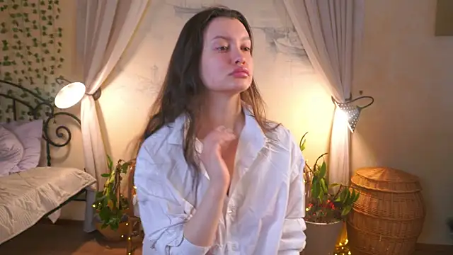 Snapshot of EvaDowe chatting on 02.24.26 EvaDowe online show from 02.24.26