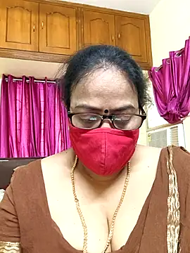 Snapshot of heera-rani chatting on 10.12.25 heera-rani online show from 10.12.25