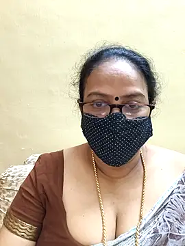 Snapshot of heera-rani chatting on 10.26.25 heera-rani online show from 10.26.25