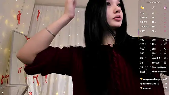 Snapshot of amy_doessss chatting on 12.03.25 amy doessss online show from 12.03.25