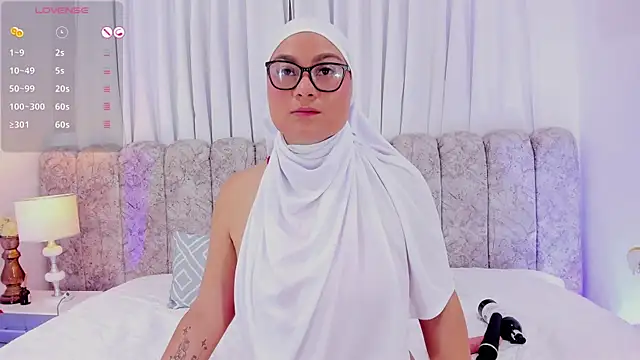 azaharaaa  online show from 05.30.26