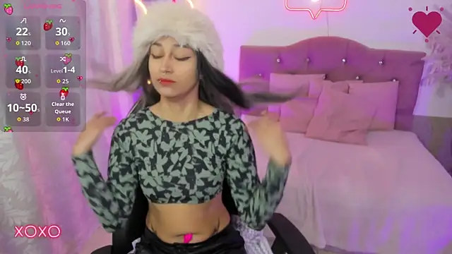 Snapshot of HANNI_TAY chatting on 12.18.25 HANNI TAY online show from 12.18.25