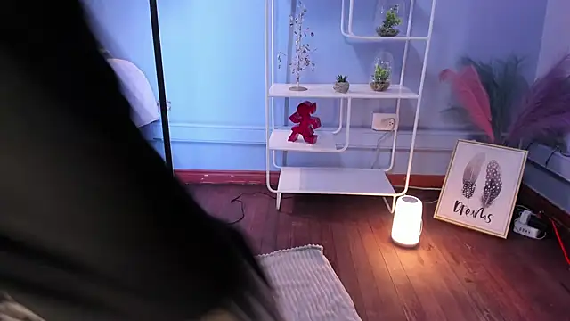 Hannahpage online show from 02.05.26