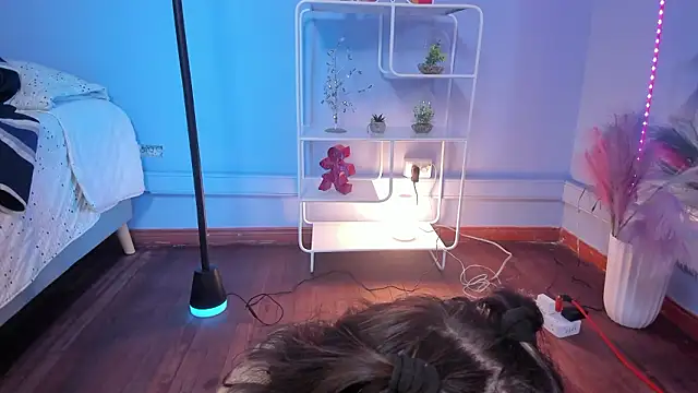 Hannahpage online show from 02.09.26